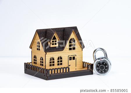 Beautiful wooden house and real estate 85585001