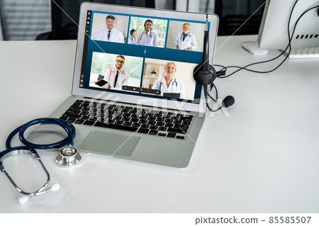 Telemedicine service online video call for doctor to actively chat with patient 85585507