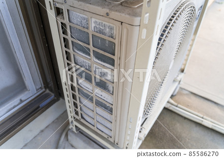Freezing of air conditioner outdoor unit Freezing of air conditioner outdoor unit 85586270