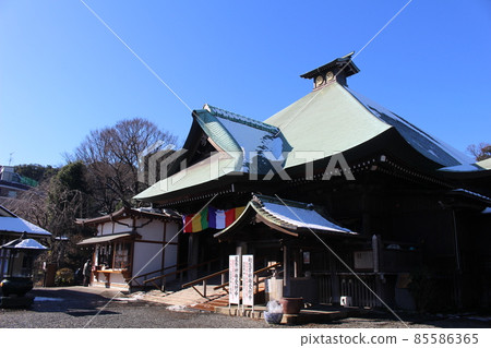 New Year's Gumyoji Main Hall, the day after snow, Yokohama City, Kanagawa Prefecture New Year's Gumyoji Main Hall, the day after snow, Yokohama City, Kanagawa Prefecture 85586365
