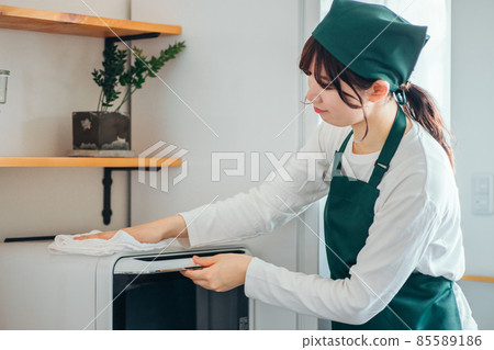 打掃房子的女性(範圍) 打掃房子的女性(範圍) 85589186