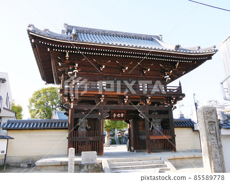 Osaka Yao City Jokoji Sanmon (early winter) 85589778