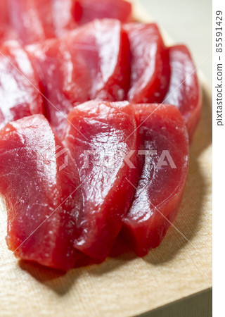 Delicious lean tuna 85591429