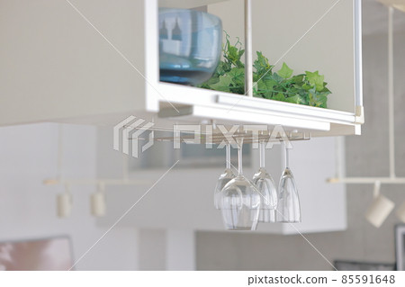 Wine glass displayed 3 85591648