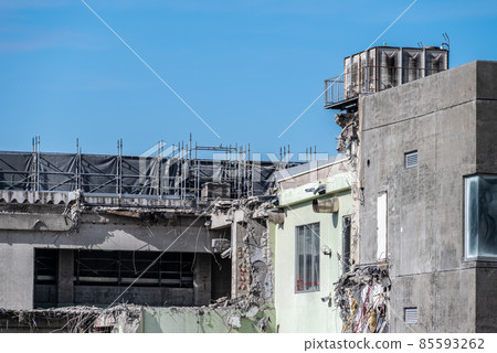 Demolition work of reinforced concrete construction 85593262