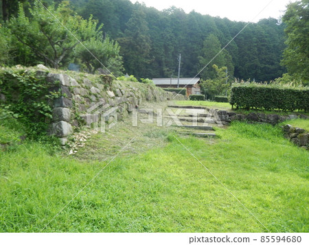 Ruins of a mansion at the foot of Azuchi Castle Ruins of a mansion at the foot of Azuchi Castle 85594680