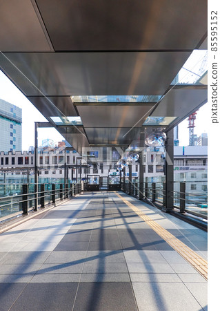 "Shibuya Fuclas Connection Deck" illuminated by the morning sun (Shibuya-ku, Tokyo) "Shibuya Fuclas Connection Deck" illuminated by the morning sun (Shibuya-ku, Tokyo) 85595152