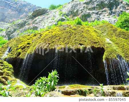 納戈爾諾-卡拉巴赫共和國的瀑布。 85597045