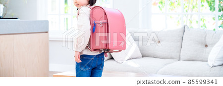 Image cut banner for elementary school students carrying school bags Image cut banner for elementary school students carrying school bags 85599341
