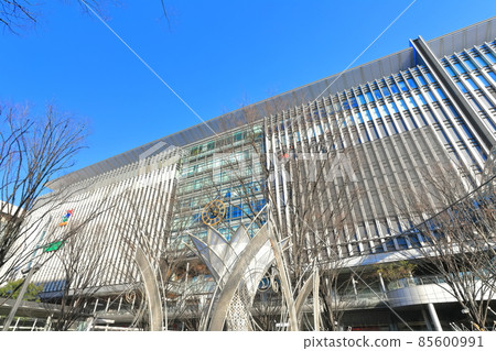 [Fukuoka Prefecture] JR Hakata Station under clear skies 85600991