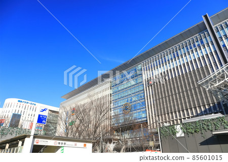 [Fukuoka Prefecture] JR Hakata Station under clear skies 85601015