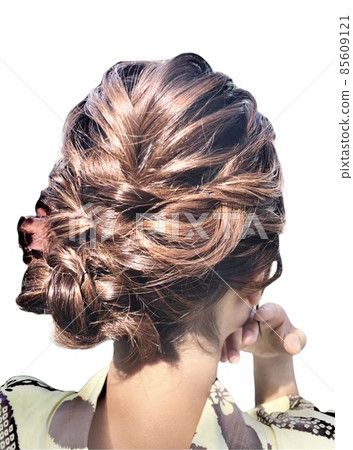 穿著浴衣的女人的髮型和鰻魚 85609121