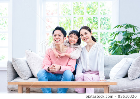 Family unity dad, mom and elementary school children 85610320