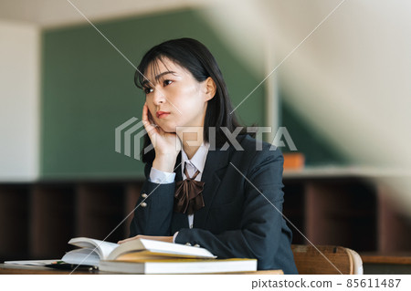High school girl studying in the classroom 85611487