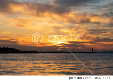 Sunrise in Tokyo Bay Sunrise in Tokyo Bay 85615764