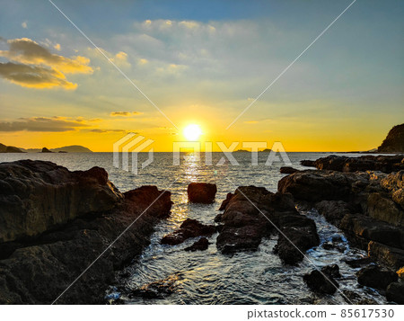 Seaside evening view: Overlooking Gunkanjima Seaside evening view: Overlooking Gunkanjima 85617530