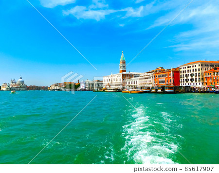 Beautiful view from Grand Canal on colorful facades of Venice 85617907