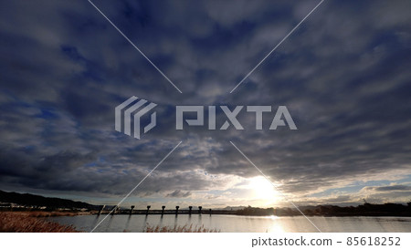 Morning sky seen from the winter riverbed, wide angle, 211202am 85618252