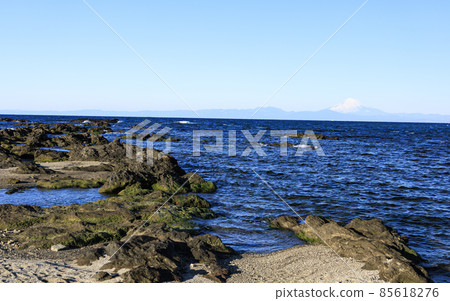Winter of Wadanahama in Yokosuka City and Miura City, Kanagawa Prefecture, on the Shonan Miura Peninsula 85618276