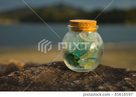 Put your summer memories in a small bottle 85618597