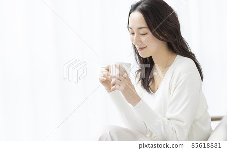 Female lifestyle relaxing tea time Female lifestyle relaxing tea time 85618881