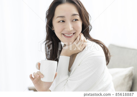 女性生活方式放鬆下午茶時間 85618887