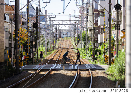 Railroad crossing	 85618978