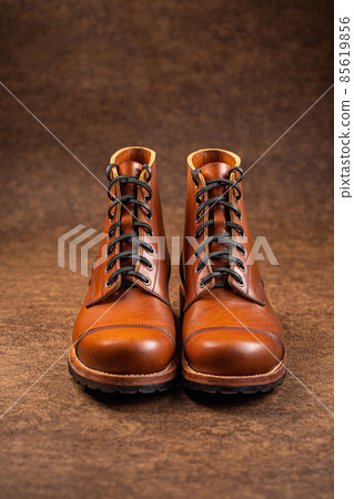 Handcrafted brown leather boots  85619856