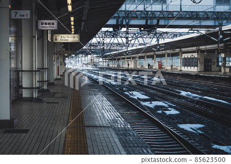 Home of Maibara Station on the Tokaido Shinkansen where snow remains 85623500