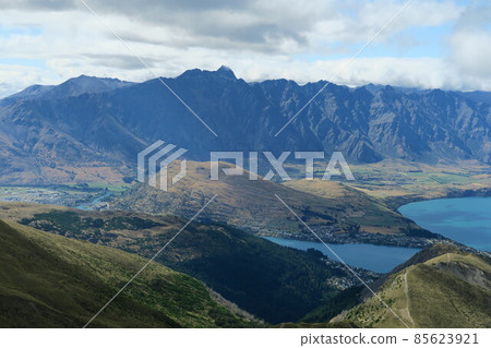 Queenstown as seen from Bowens Peak 85623921