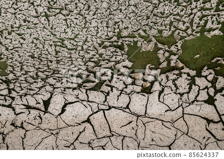 Cracks on the painted surface 85624337