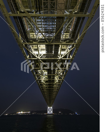 Hyogo Prefecture [Akashi Kaikyo Bridge] Night view Akashi Kaikyo Bridge, Kobe, Japan 85624381