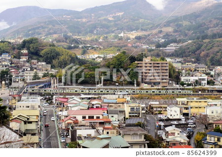 [Manazuru] Idyllic station square street in winter 85624399