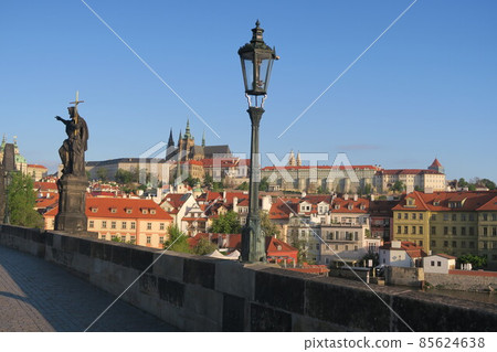 查理大橋橫跨世界遺產城市布拉格 85624638