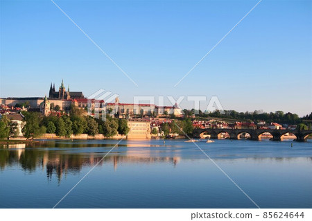 查理大橋橫跨世界遺產城市布拉格 85624644
