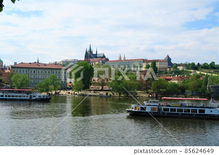 查理大橋橫跨世界遺產城市布拉格 85624649