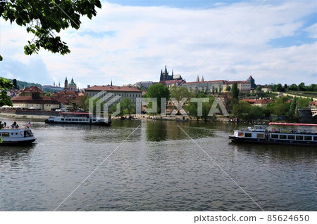 查理大橋橫跨世界遺產城市布拉格 85624650
