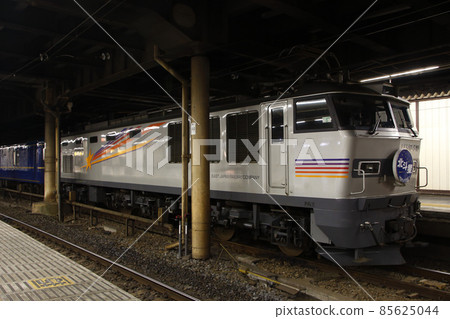 Sleeper limited express Hokutosei (silver: EF510 tow) Sleeper limited express Hokutosei (silver: EF510 tow) 85625044