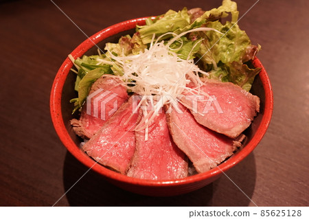 烤牛肉碗 烤牛肉碗 85625128