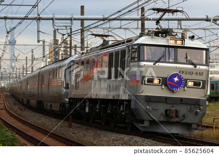 臥舖特快仙后座（銀：EF510拖車） 85625604