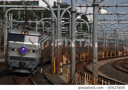 Sleeper limited express Cassiopeia (silver: EF510 tow) 85625608