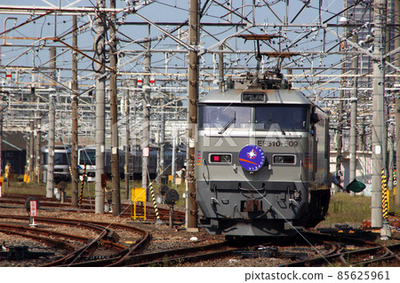 臥舖特快仙后座發送到奧鐵路車輛中心(銀:EF510拖車) 臥舖特快仙后座發送到奧鐵路車輛中心(銀:EF510拖車) 85625961