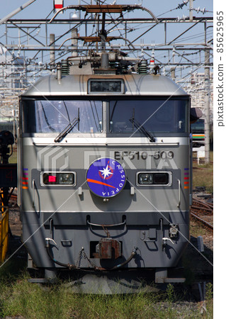 Sleeper limited express Cassiopeia sent to Oku Rolling Stock Center (silver: EF510 tow) 85625965