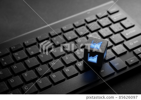 Online shopping & Social media icon on keyboard for global concept Online shopping & Social media icon on keyboard for global concept 85626097