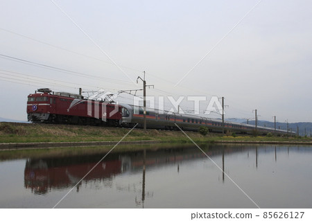 Group train Cassiopeia travelogue (Ou Line: EF81 tow) 85626127