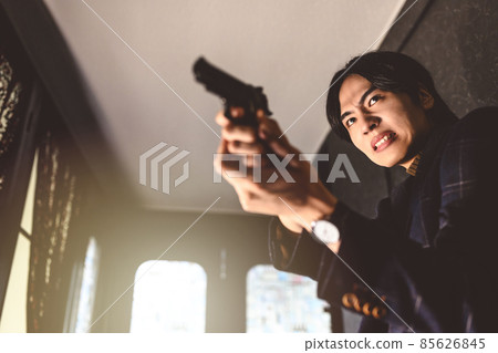 拿著槍的男人 85626845