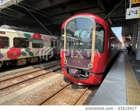 “越後時目度假村柚木花”停在糸魚川站 85628427