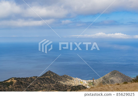 Mountain landscape of Catalina Island 85629025