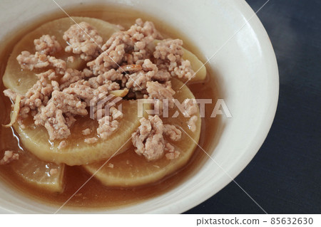 Soboro ankake of radish and minced meat (home cooking) Soboro ankake of radish and minced meat (home cooking) 85632630