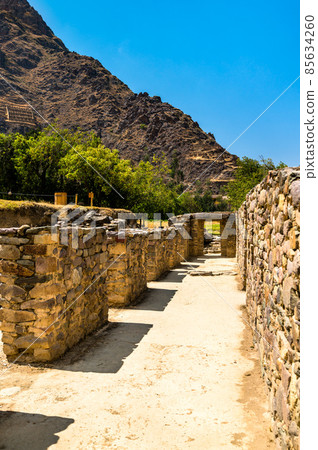 Inca ruins at Ollantaytambo in Peru 85634260